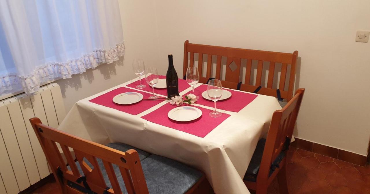Sweet Apartment In Pomer Εξωτερικό φωτογραφία